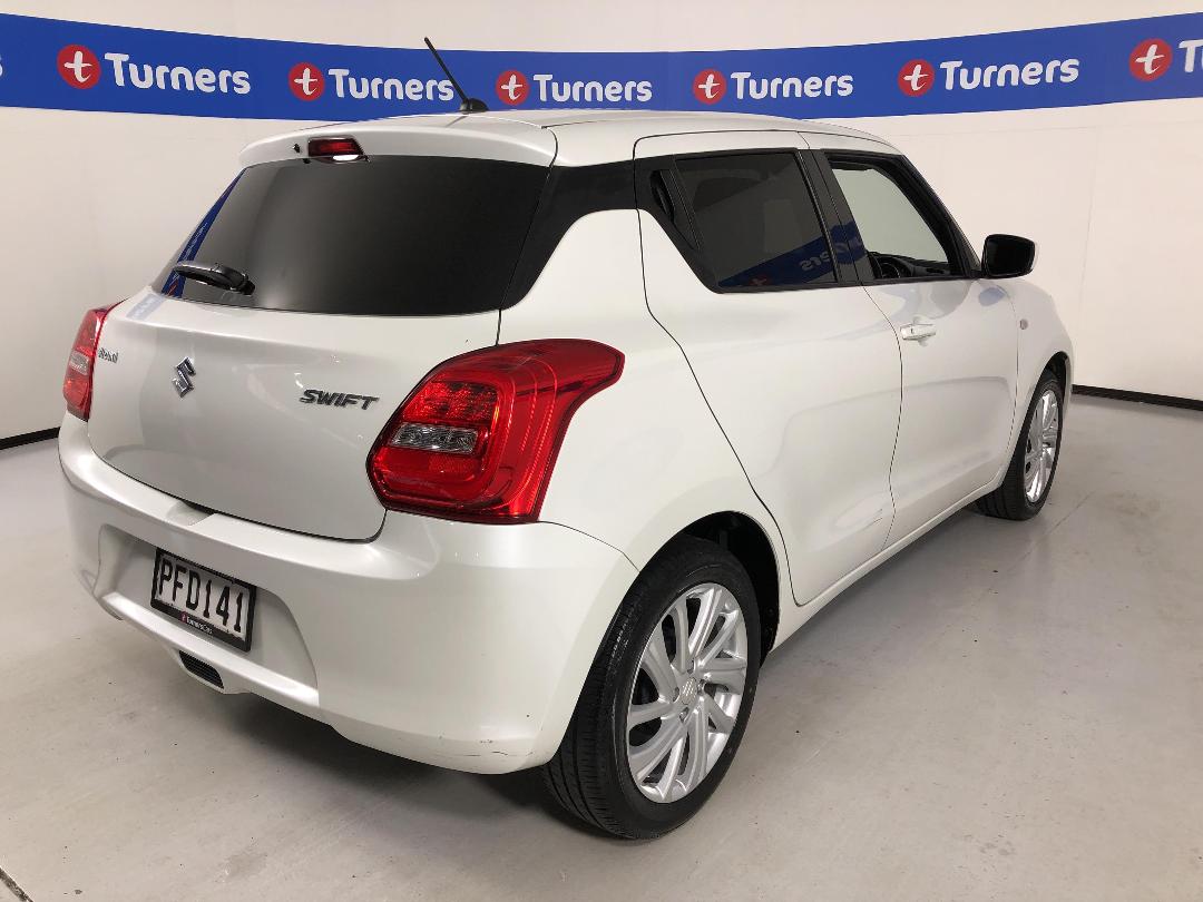 Photo '7' of Suzuki Swift