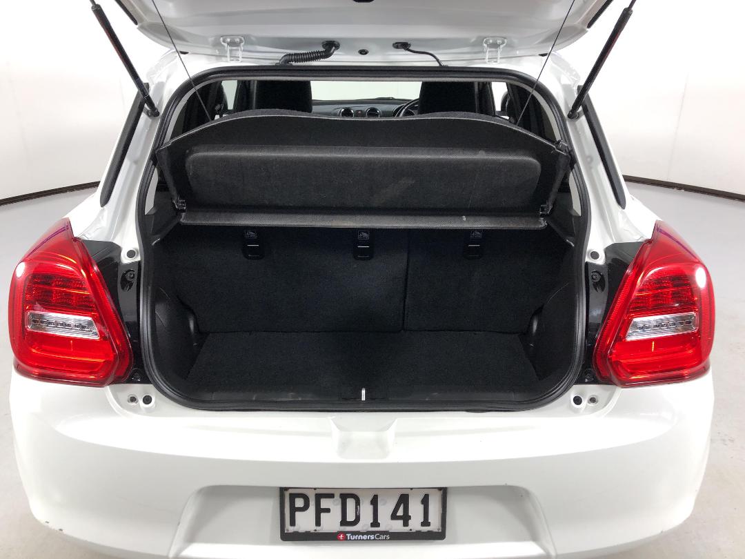 Photo '14' of Suzuki Swift