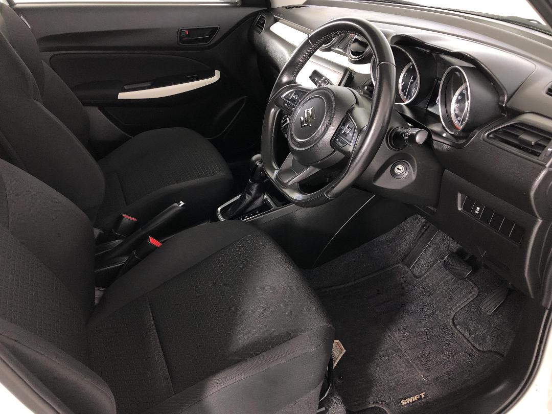 Photo '16' of Suzuki Swift