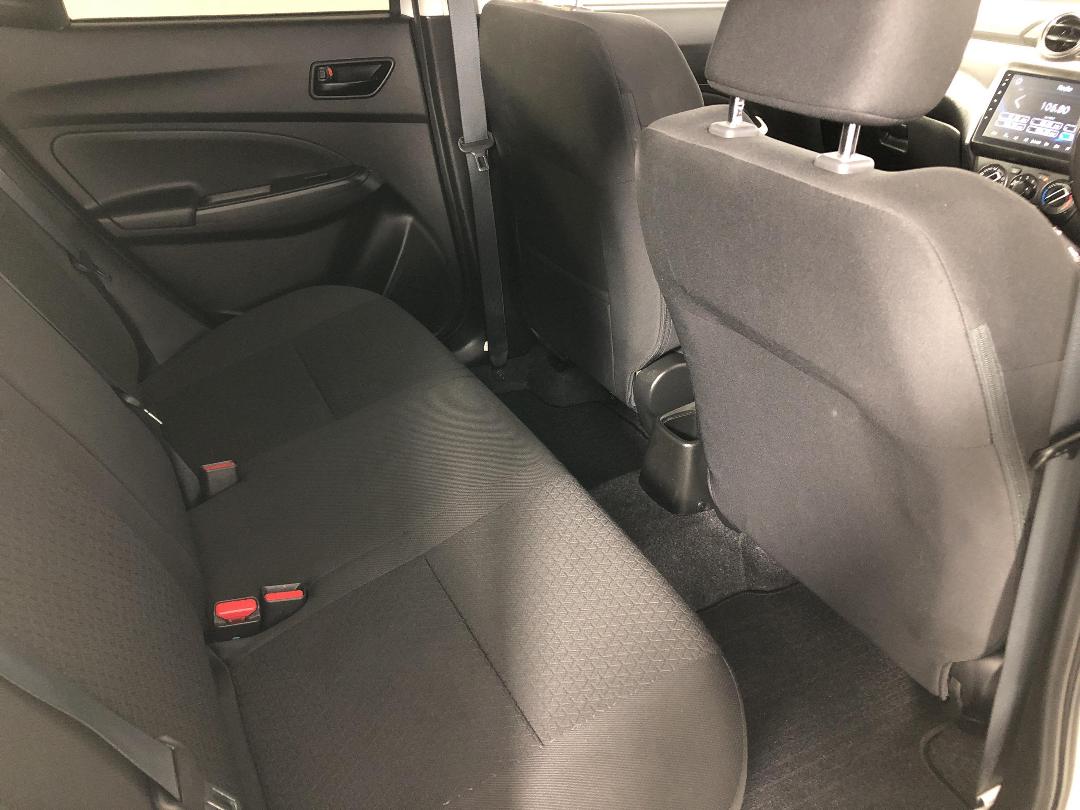 Photo '20' of Suzuki Swift