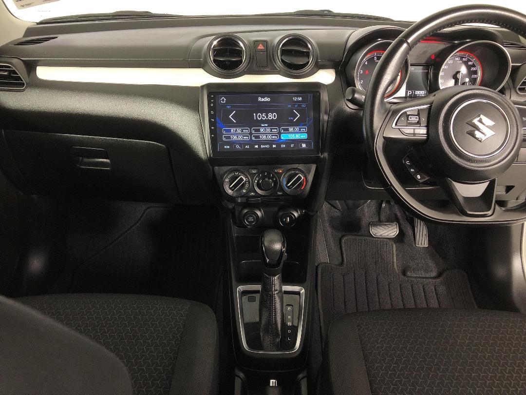 Photo '17' of Suzuki Swift