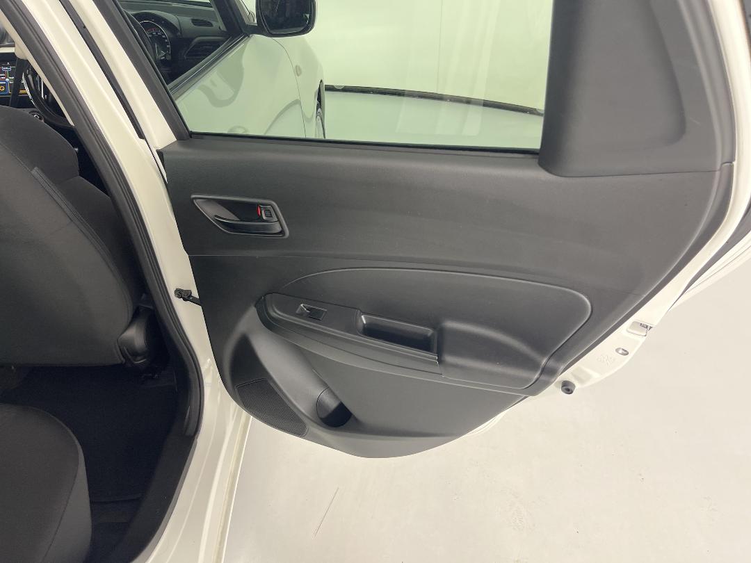 Photo '19' of Suzuki Swift