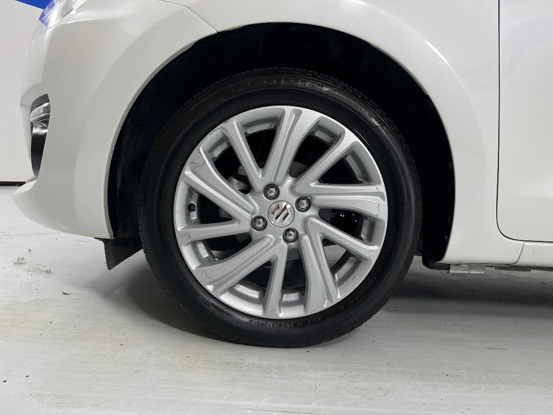 Photo '10' of Suzuki Swift Photo '10' of Suzuki Swift