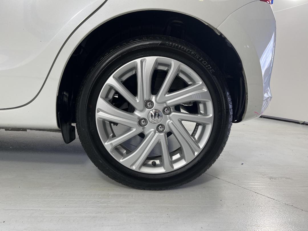 Photo '11' of Suzuki Swift Photo '11' of Suzuki Swift