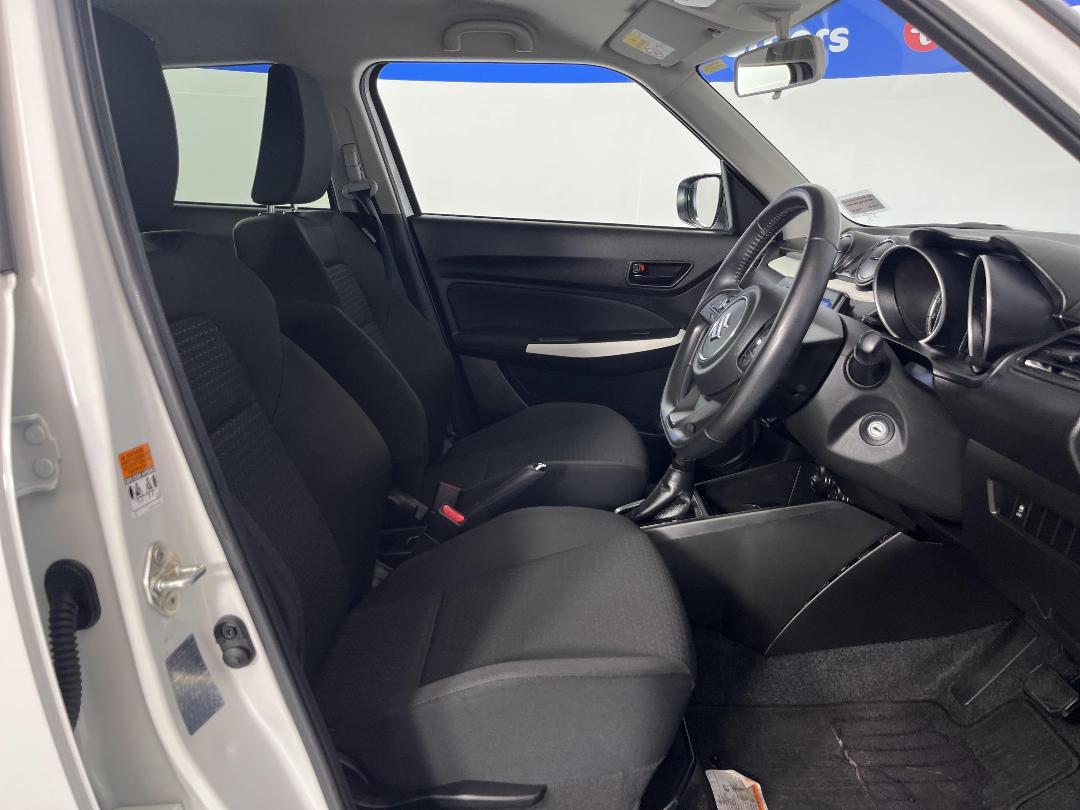 Photo '16' of Suzuki Swift Photo '16' of Suzuki Swift