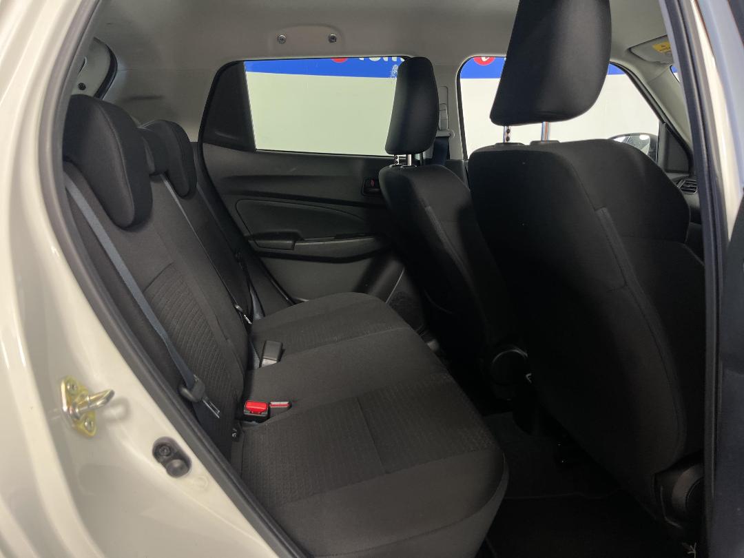 Photo '20' of Suzuki Swift Photo '20' of Suzuki Swift