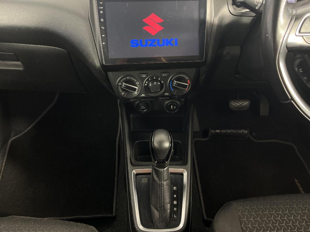 Photo '18' of Suzuki Swift Photo '18' of Suzuki Swift