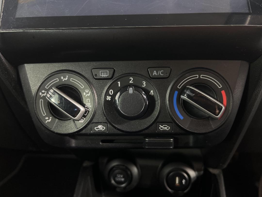 Photo '26' of Suzuki Swift Photo '26' of Suzuki Swift