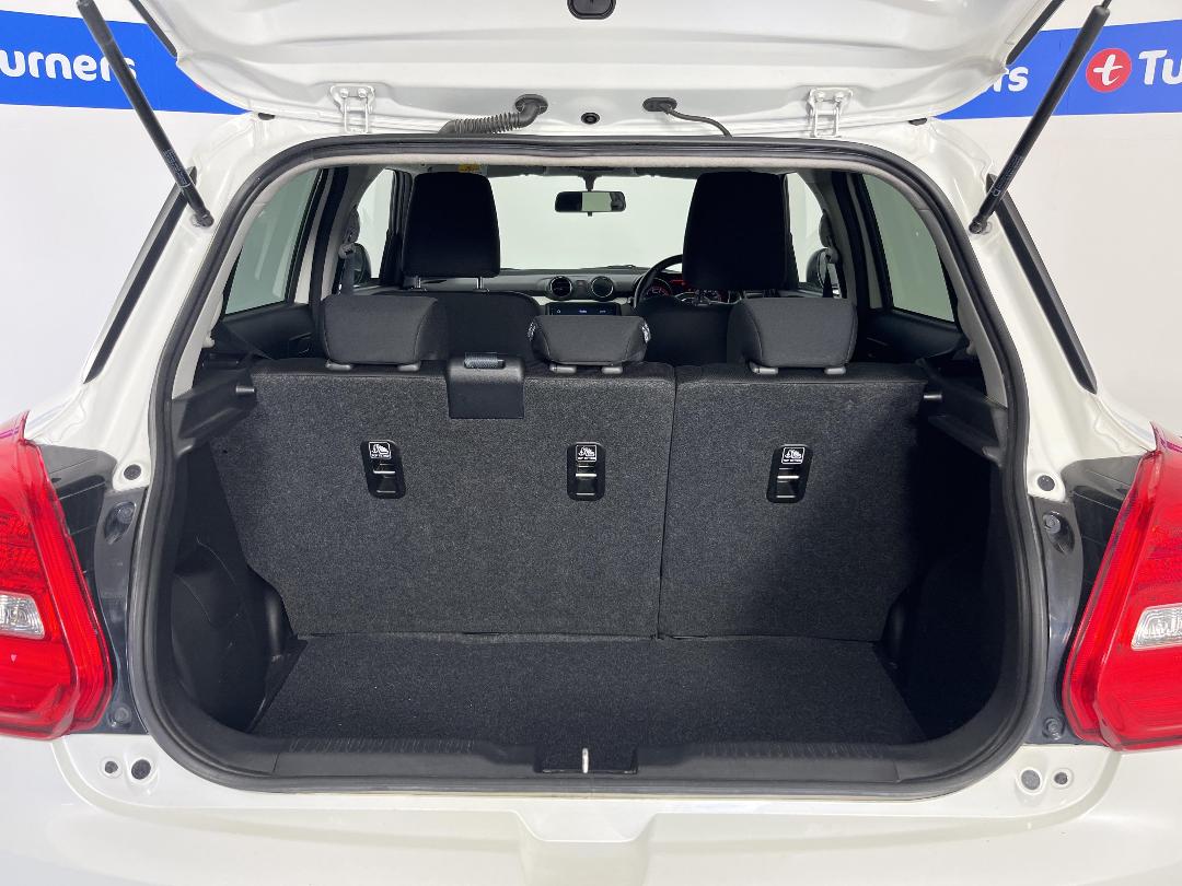 Photo '14' of Suzuki Swift