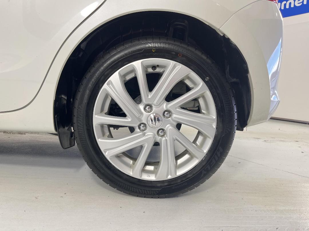 Photo '11' of Suzuki Swift