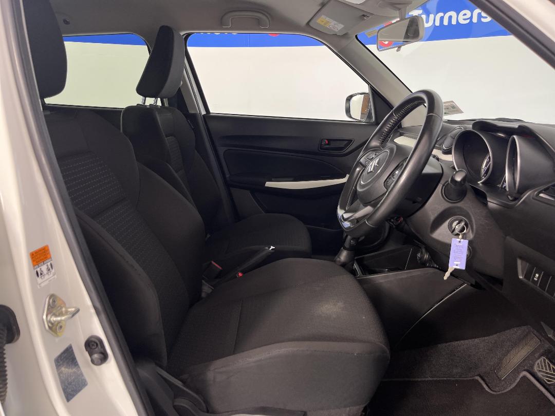 Photo '16' of Suzuki Swift