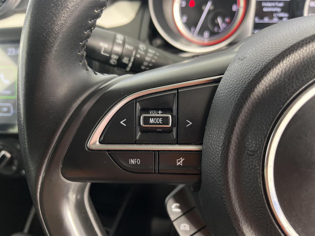 Photo '24' of Suzuki Swift