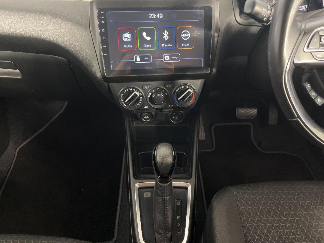 Photo '18' of Suzuki Swift