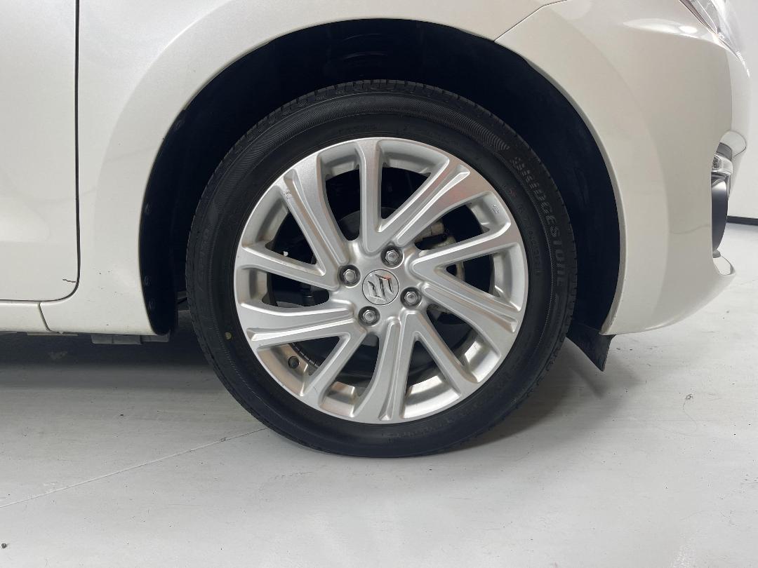 Photo '9' of Suzuki Swift Photo '9' of Suzuki Swift