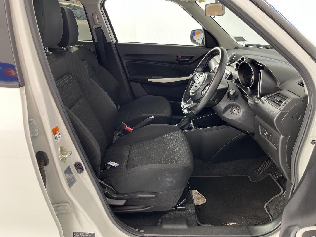 Photo '16' of Suzuki Swift Photo '16' of Suzuki Swift