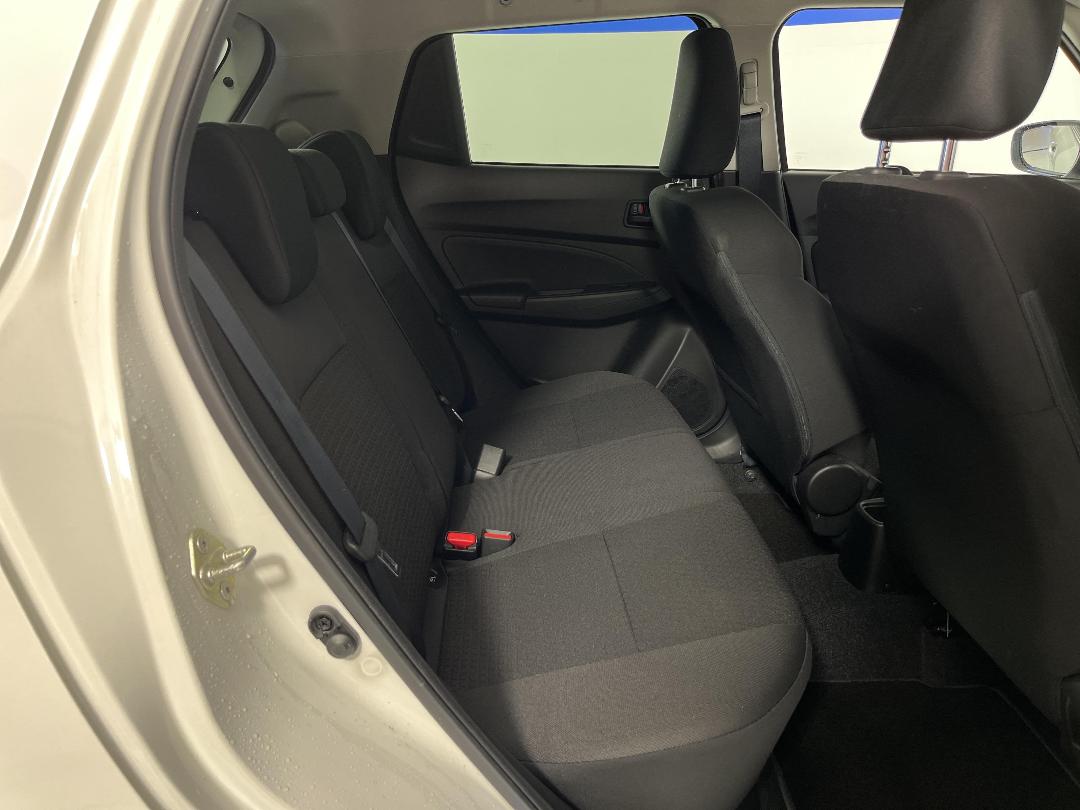 Photo '20' of Suzuki Swift Photo '20' of Suzuki Swift