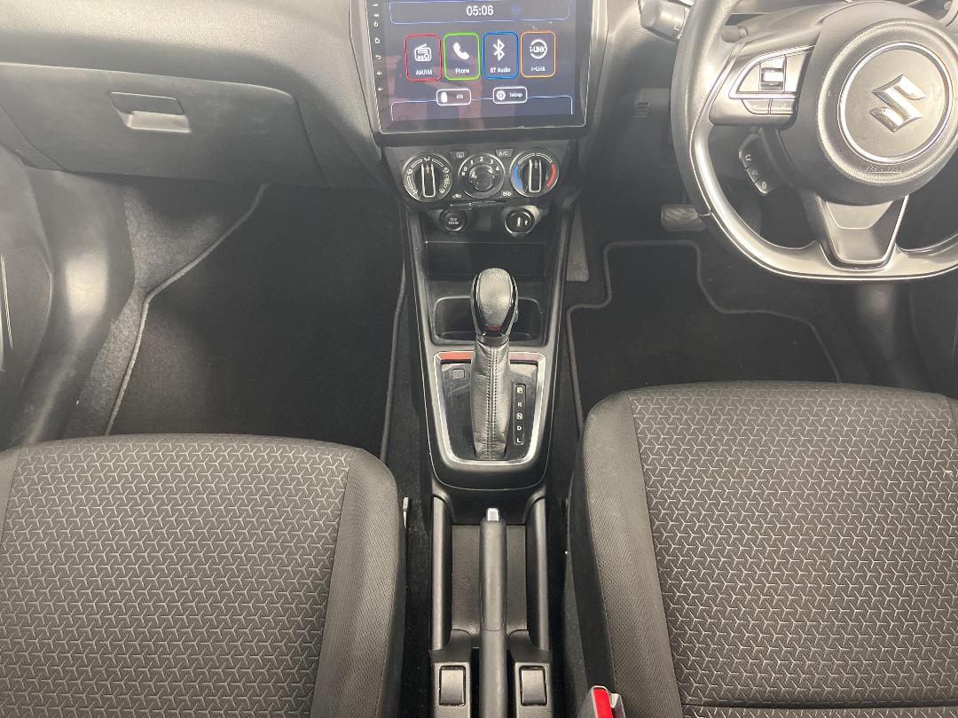 Photo '18' of Suzuki Swift Photo '18' of Suzuki Swift