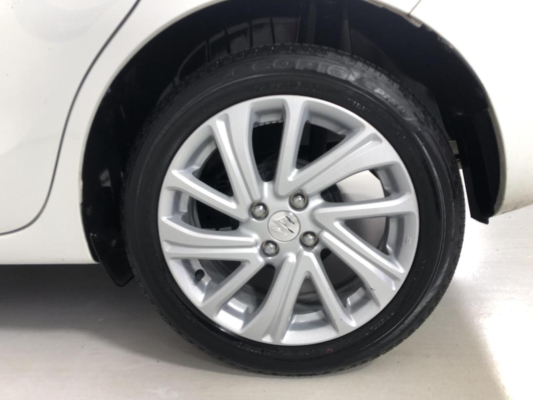 Photo '11' of Suzuki Swift