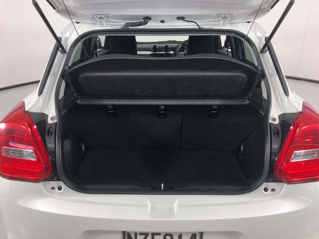 Photo '14' of Suzuki Swift