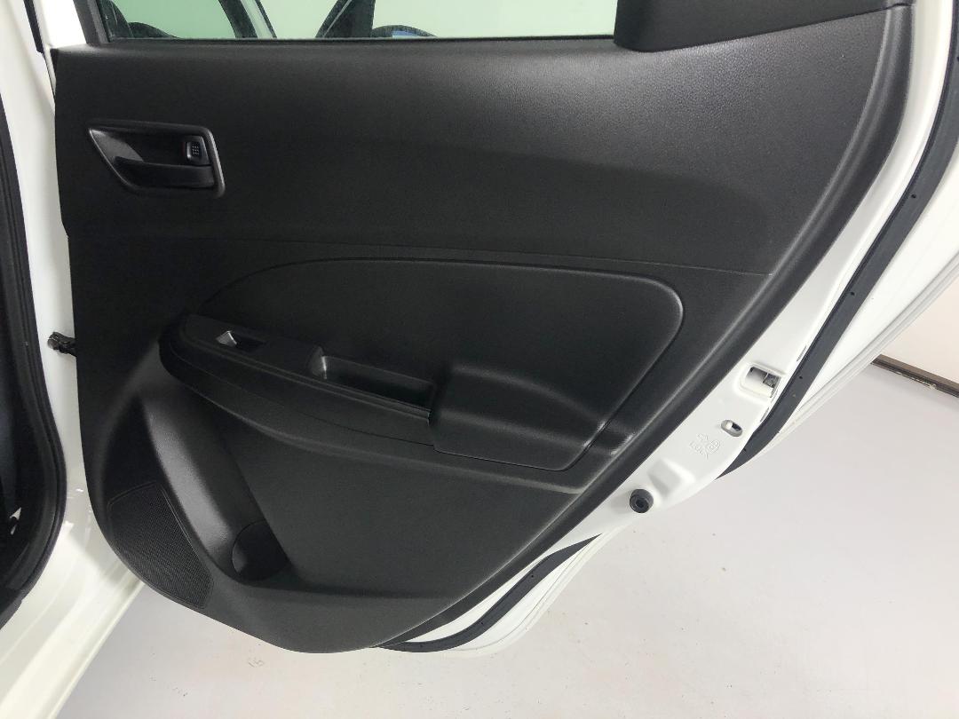 Photo '19' of Suzuki Swift