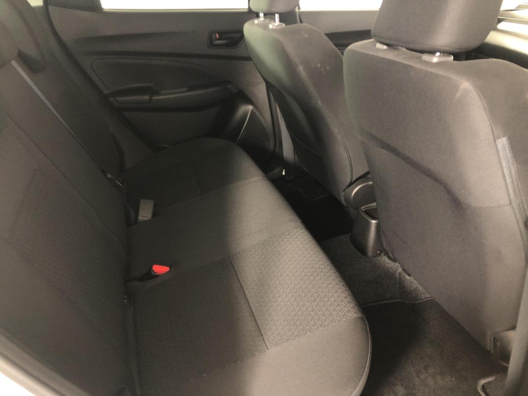 Photo '20' of Suzuki Swift