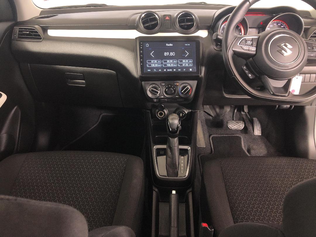 Photo '17' of Suzuki Swift