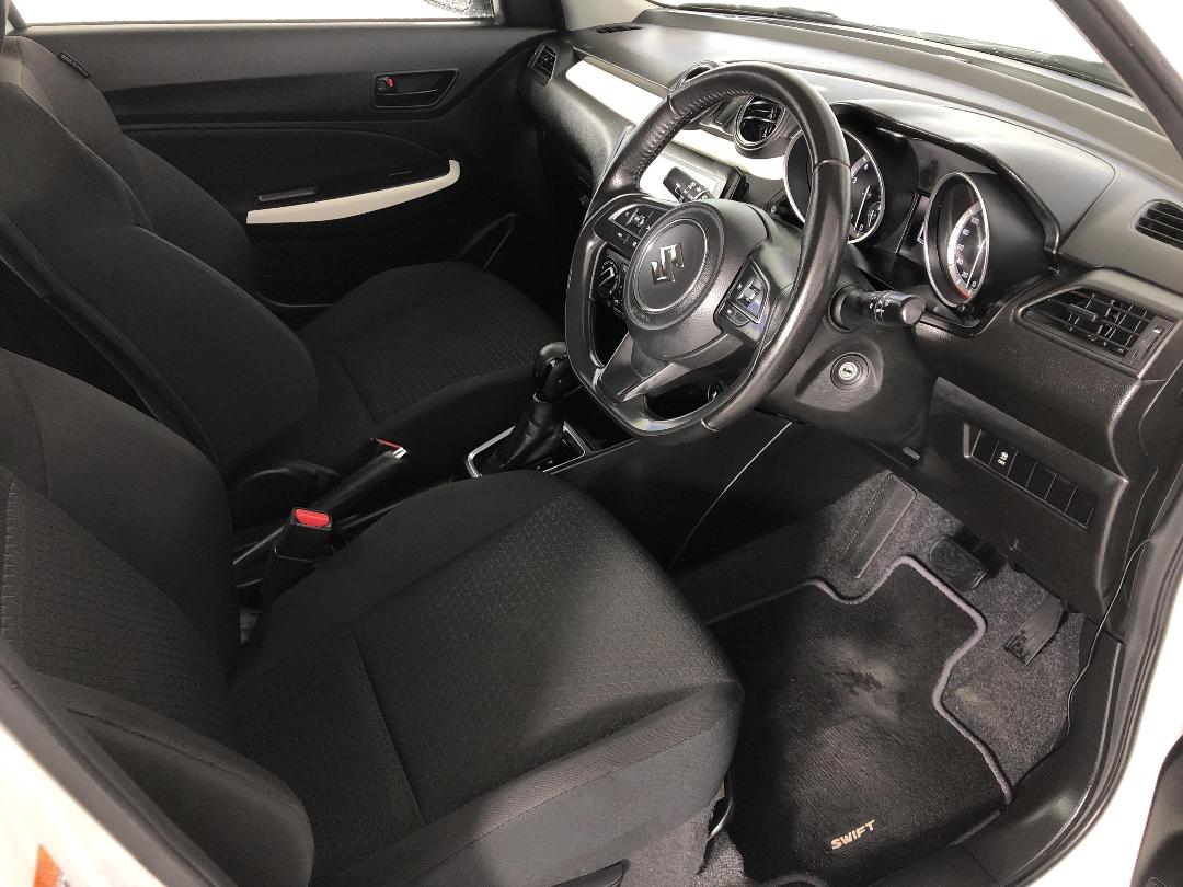 Photo '16' of Suzuki Swift