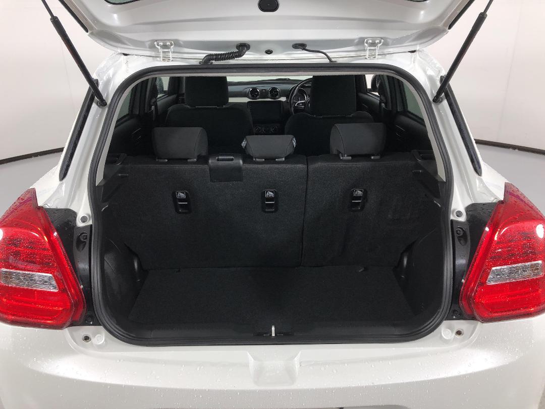 Photo '14' of Suzuki Swift