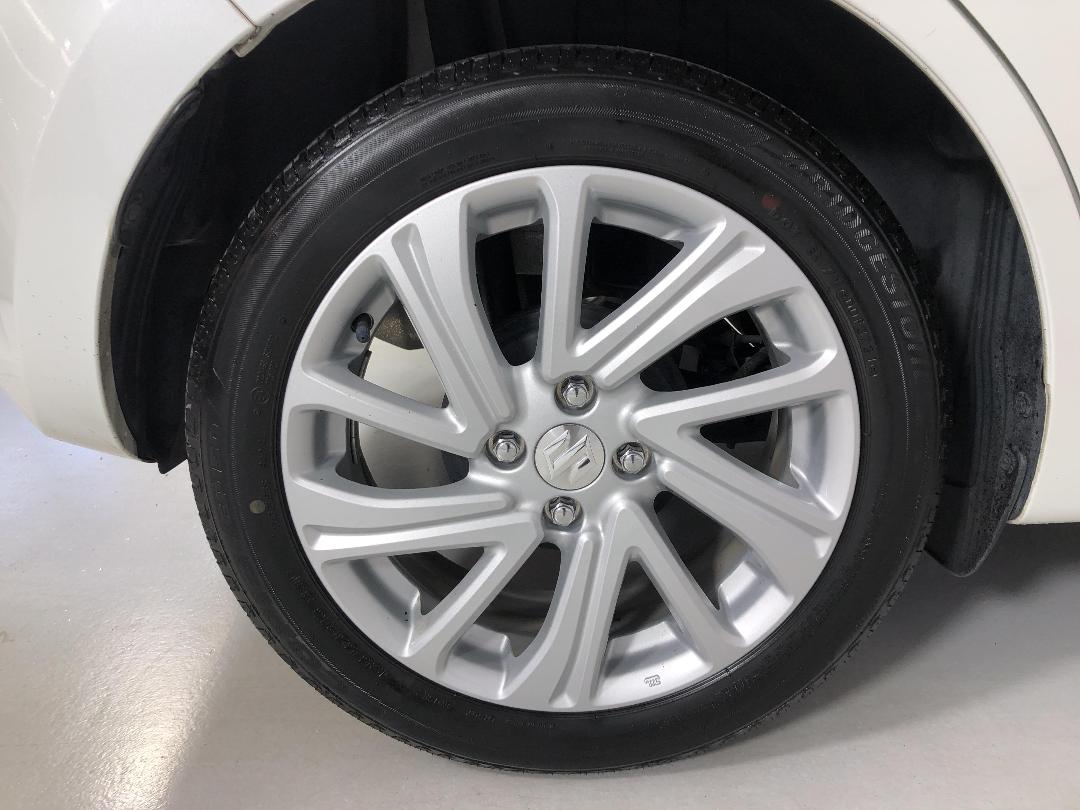 Photo '12' of Suzuki Swift