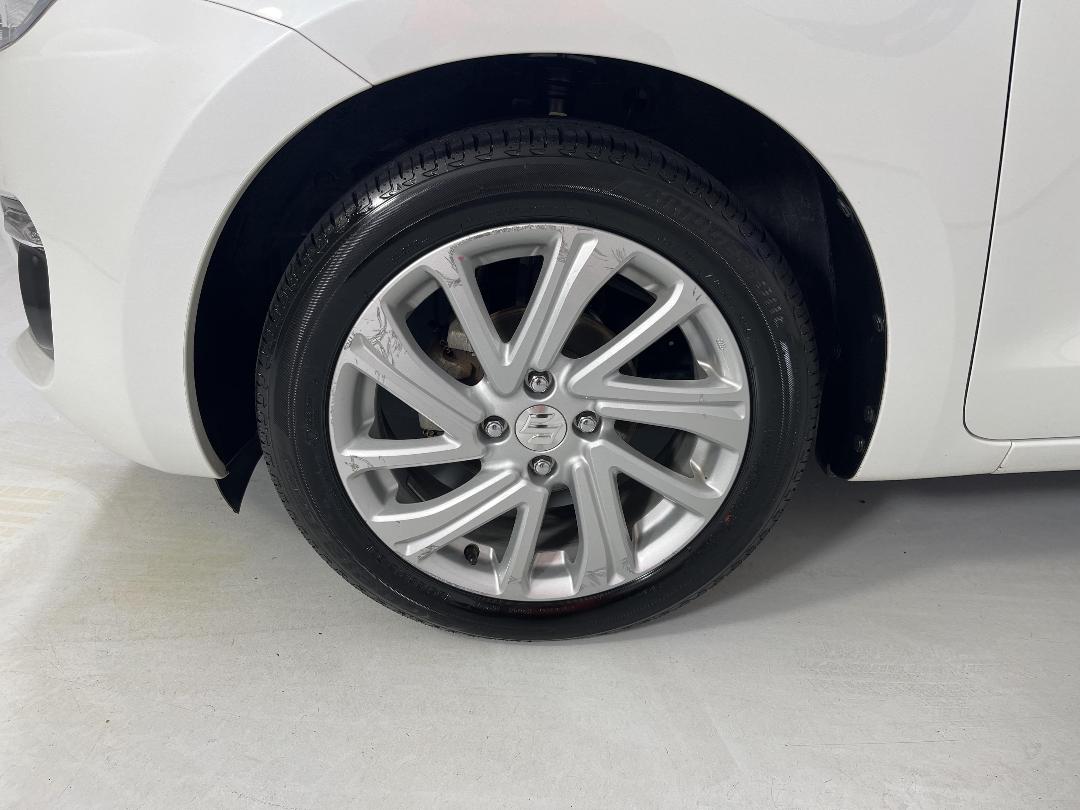 Photo '10' of Suzuki Swift