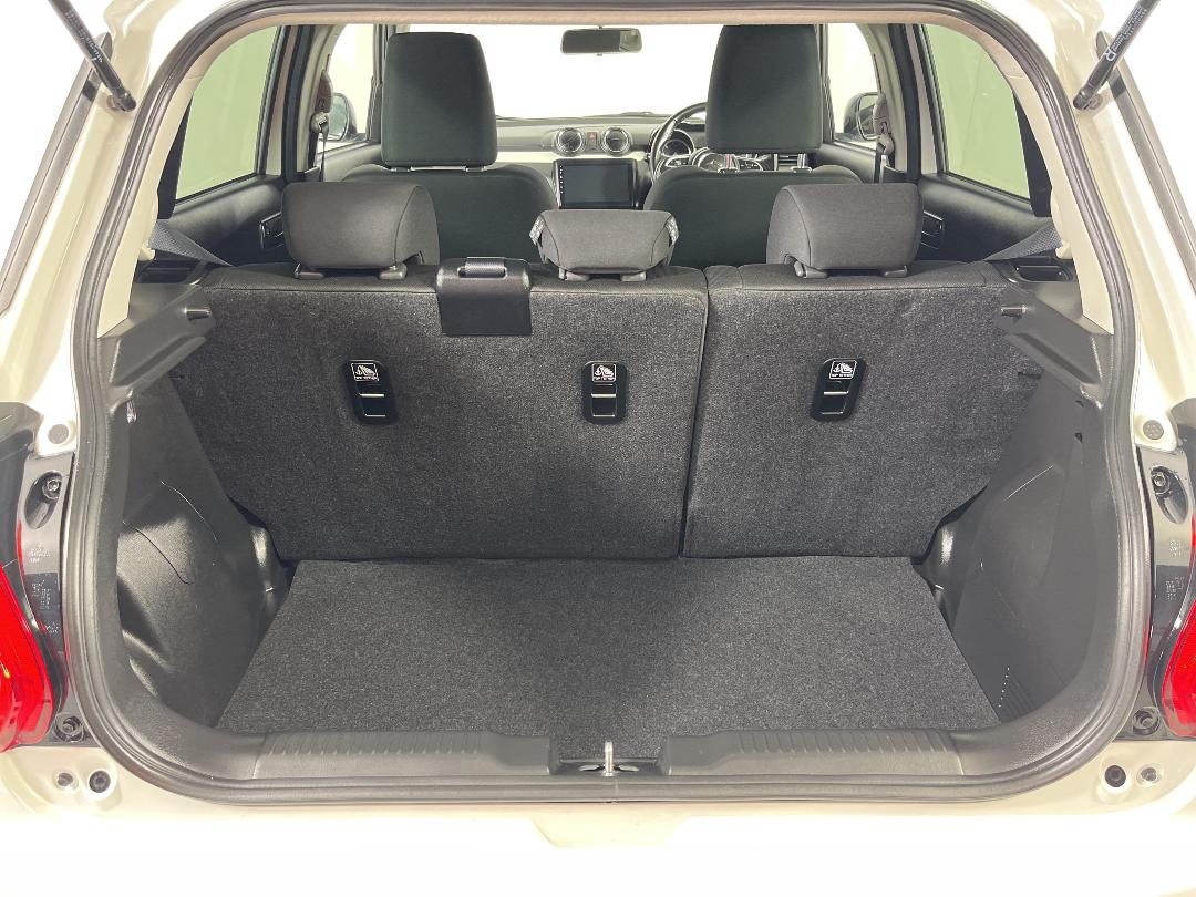 Photo '14' of Suzuki Swift