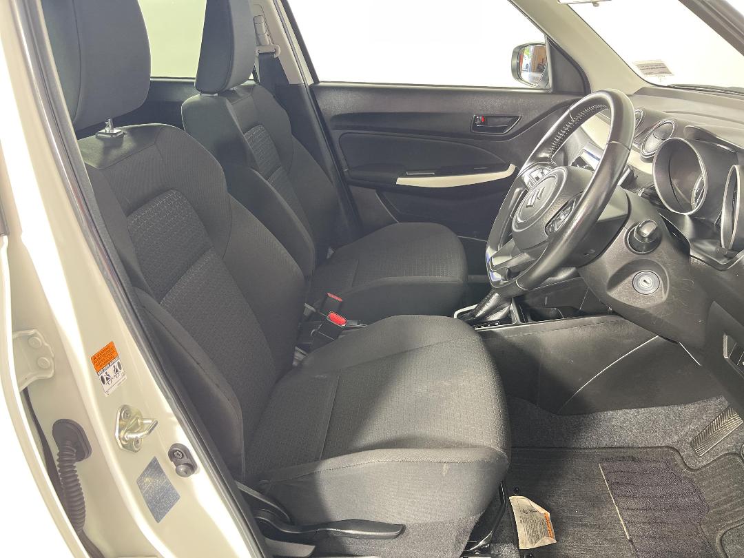 Photo '16' of Suzuki Swift