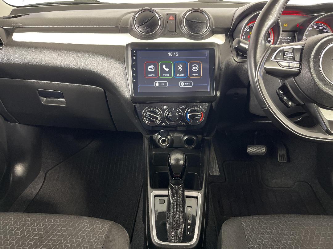 Photo '18' of Suzuki Swift