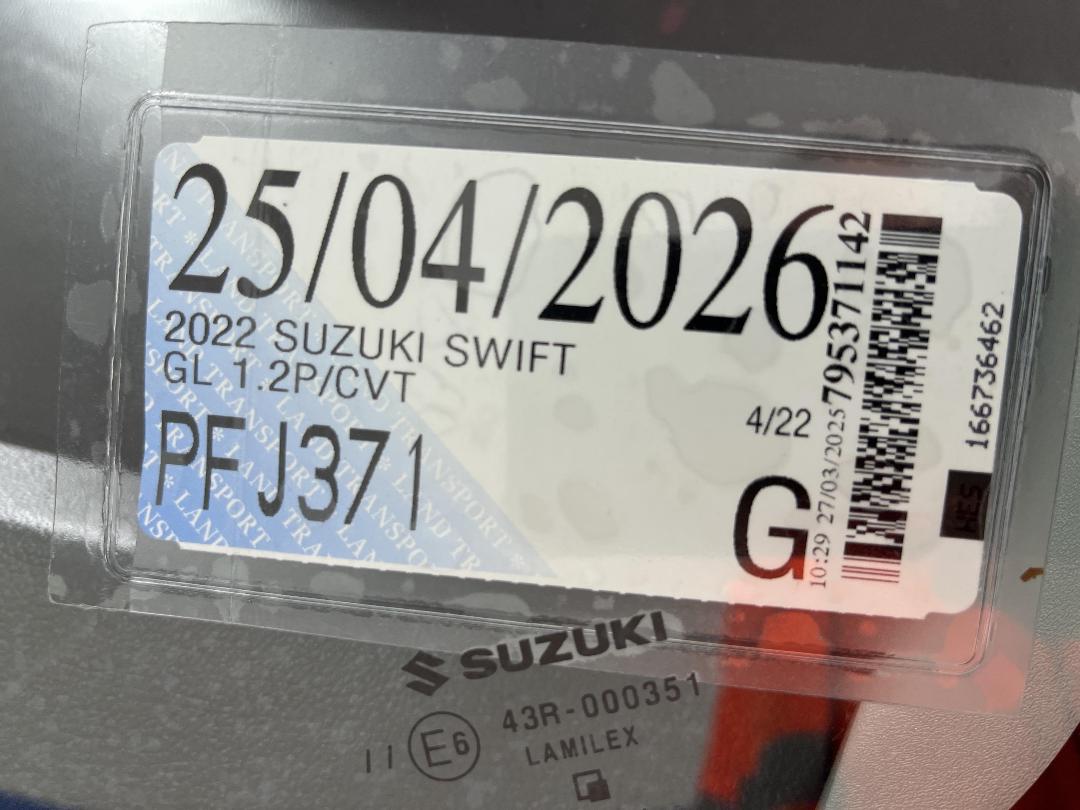 Photo '24' of Suzuki Swift