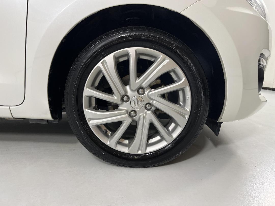 Photo '9' of Suzuki Swift