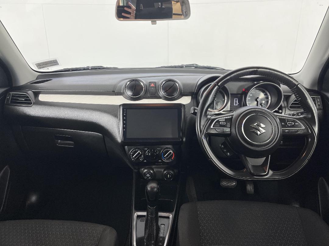 Photo '17' of Suzuki Swift