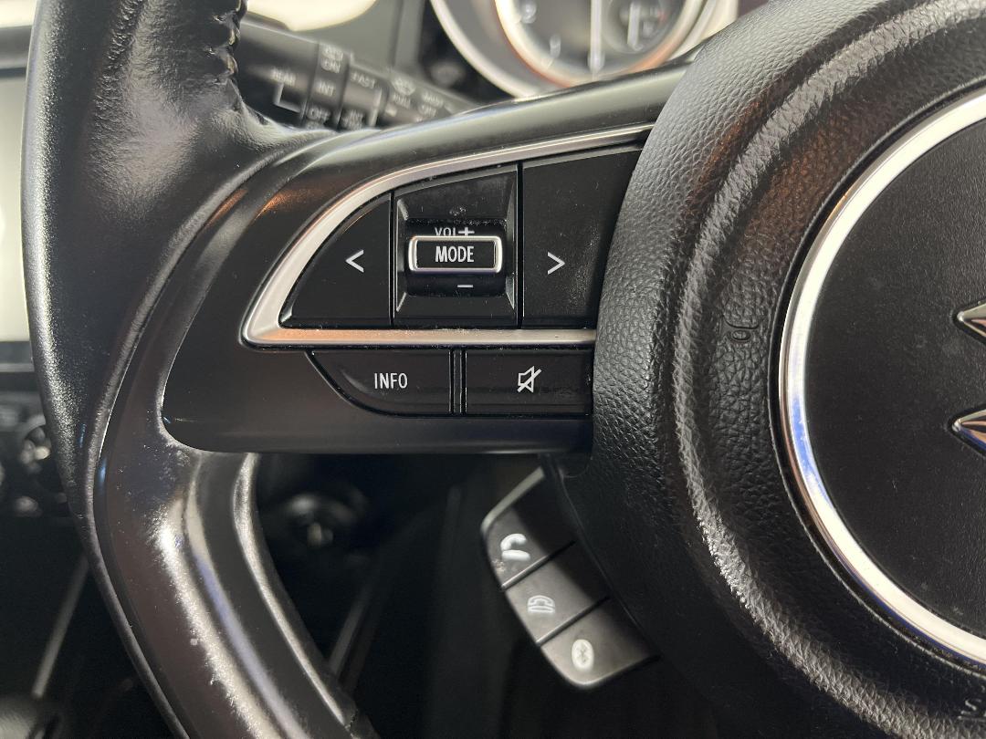 Photo '24' of Suzuki Swift