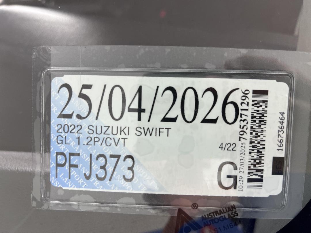 Photo '27' of Suzuki Swift