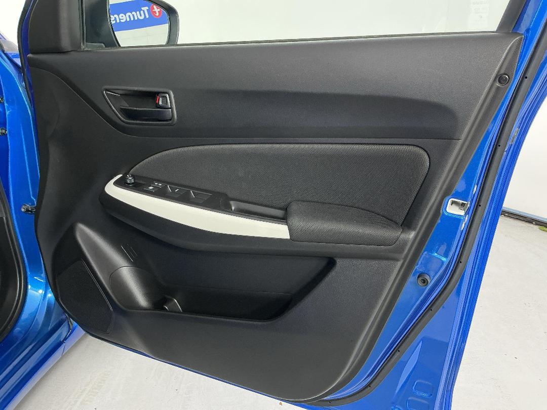 Photo '15' of Suzuki Swift Photo '15' of Suzuki Swift