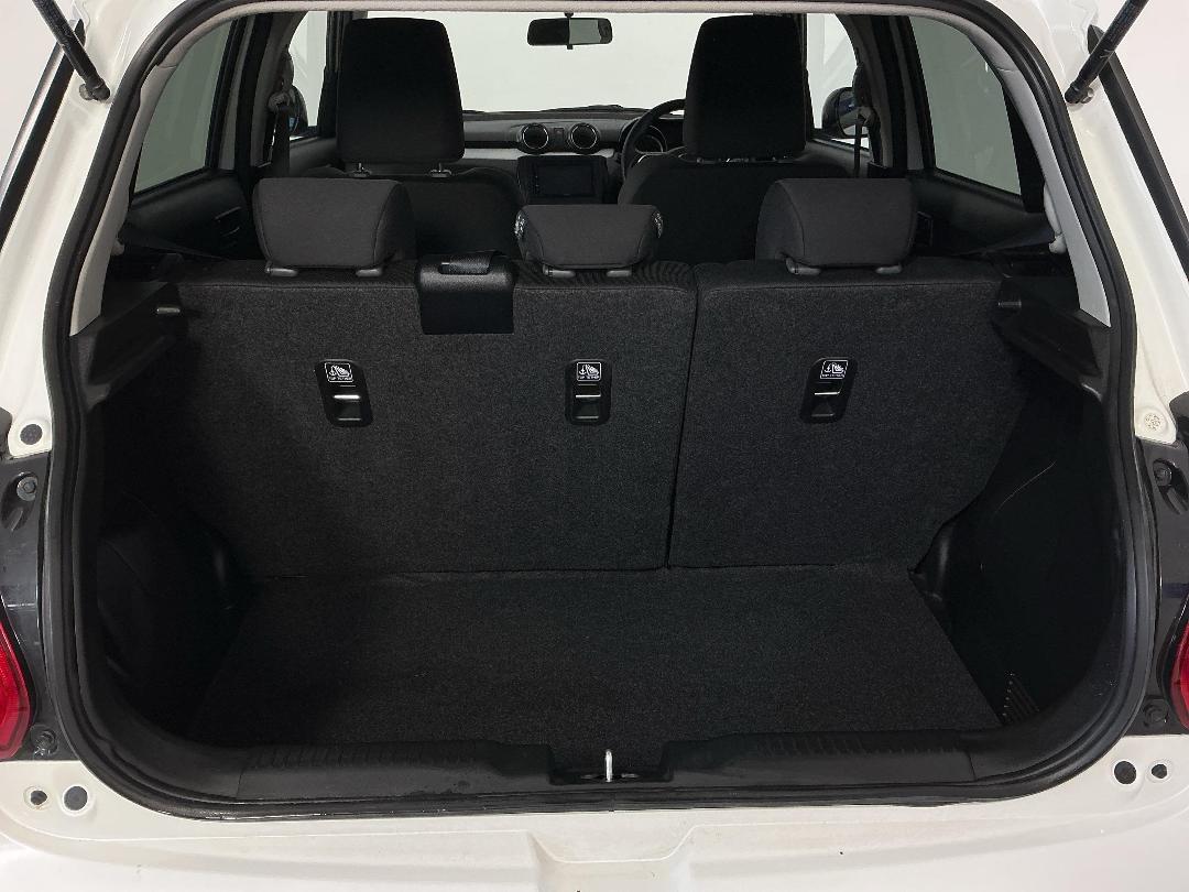 Photo '14' of Suzuki Swift