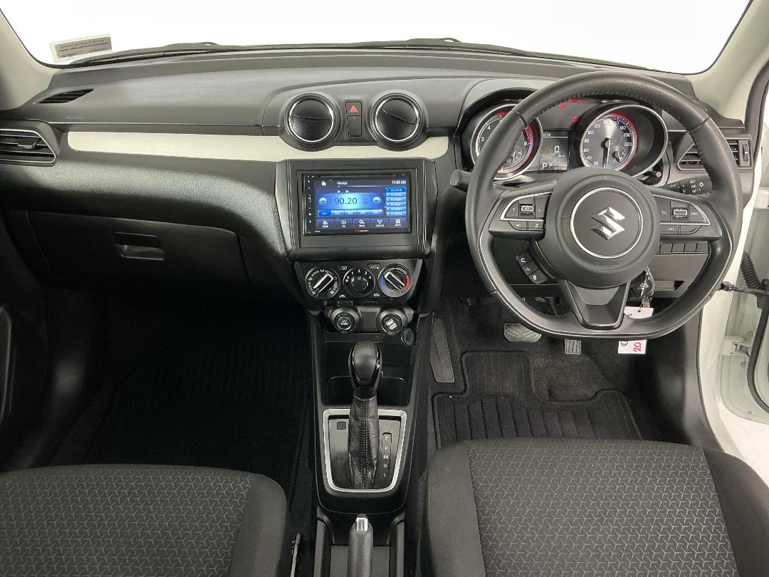 Photo '17' of Suzuki Swift