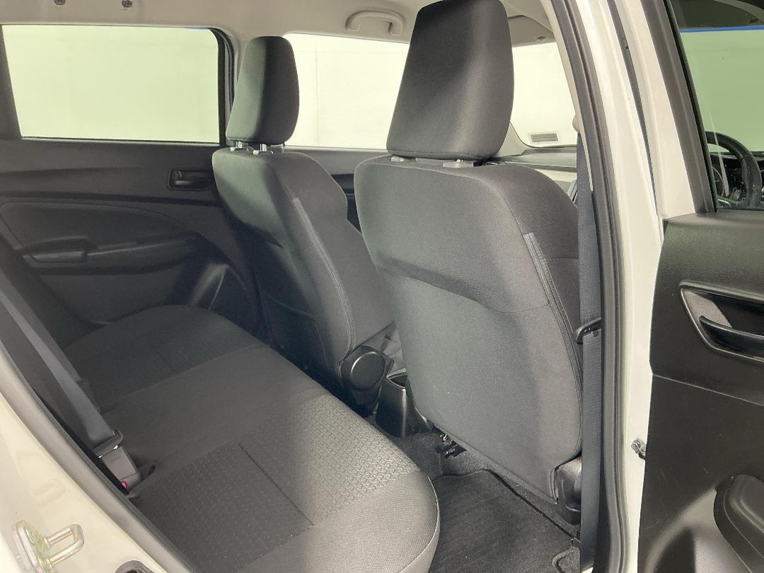 Photo '20' of Suzuki Swift