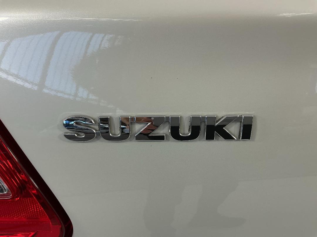 Photo '28' of Suzuki Swift