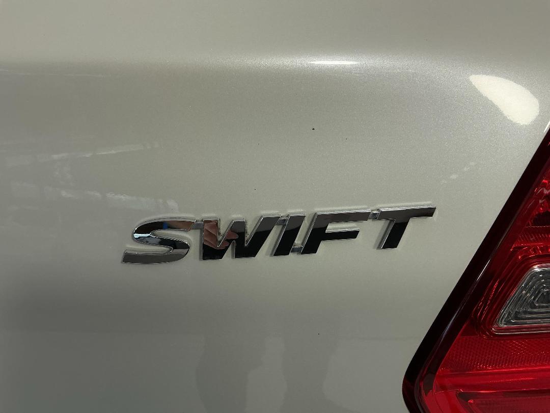 Photo '29' of Suzuki Swift
