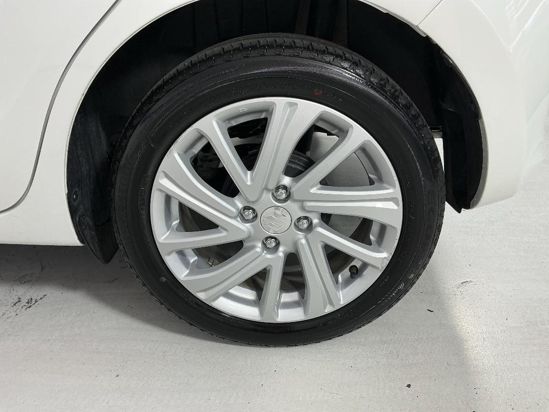 Photo '11' of Suzuki Swift