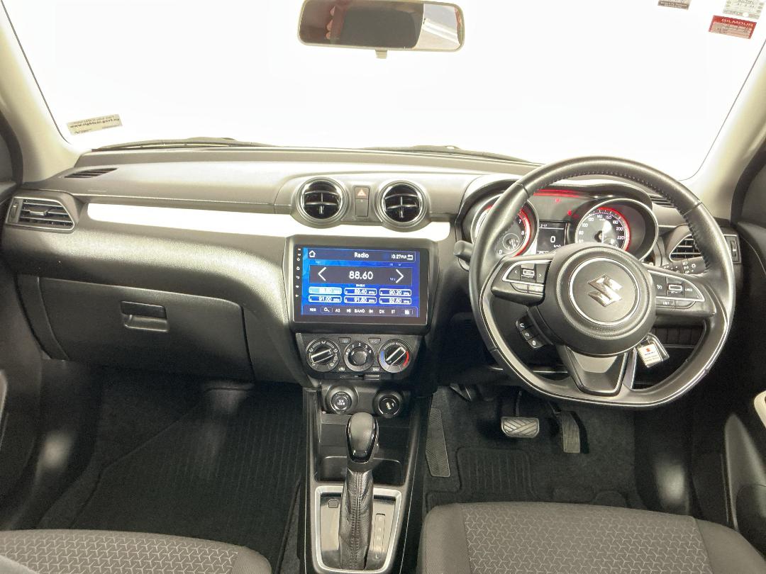 Photo '17' of Suzuki Swift