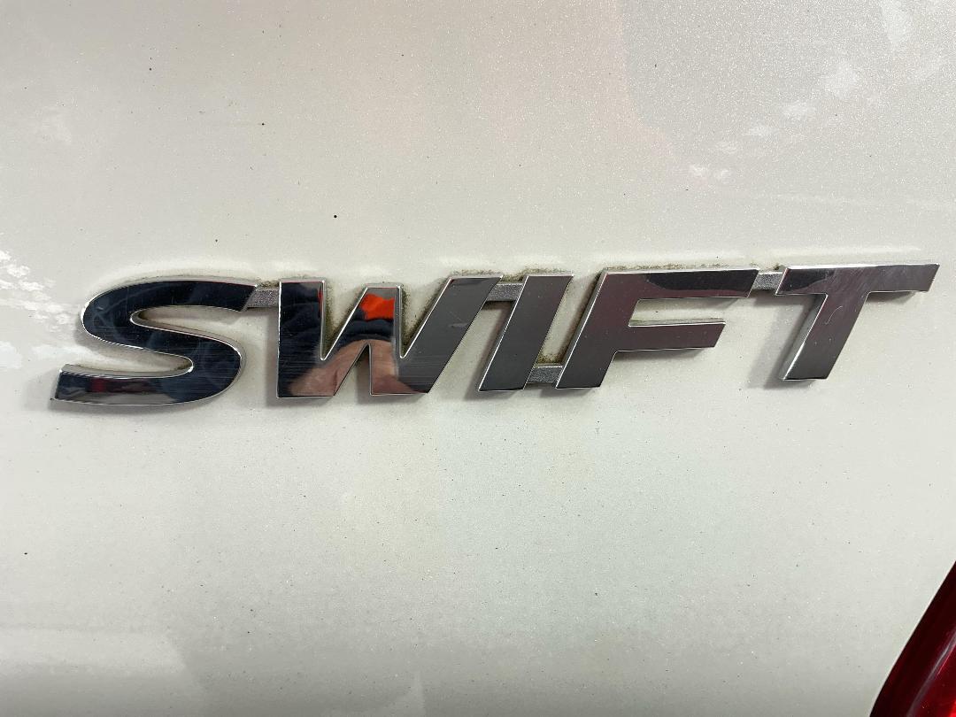 Photo '27' of Suzuki Swift