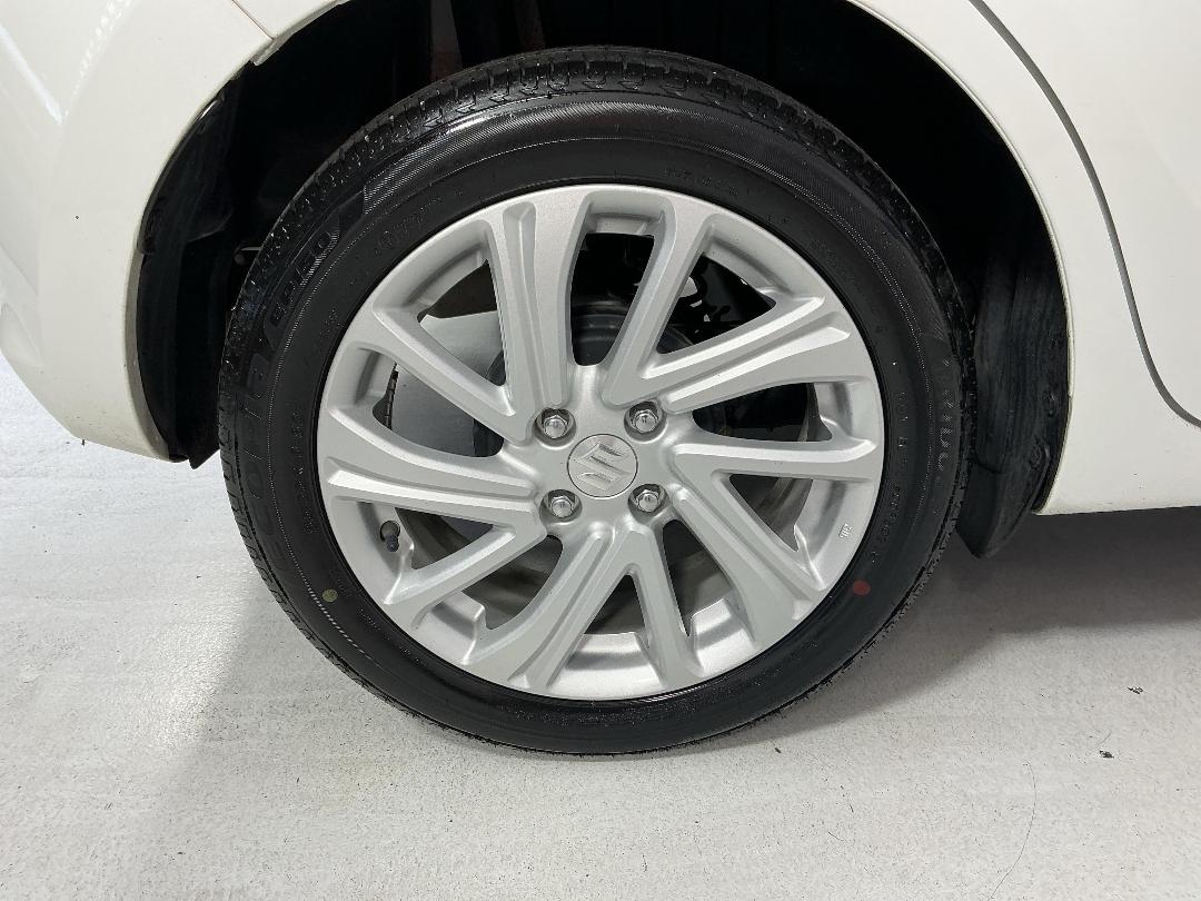 Photo '12' of Suzuki Swift