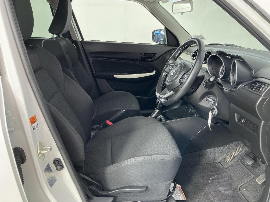 Photo '16' of Suzuki Swift