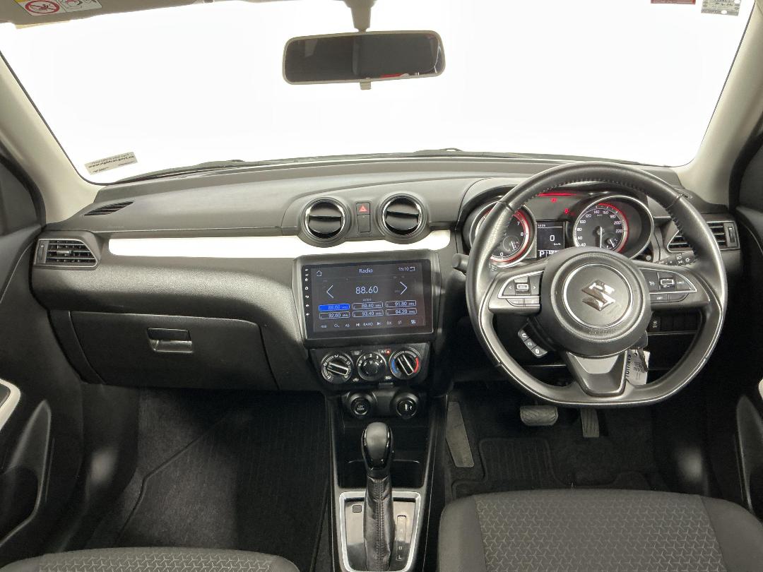 Photo '17' of Suzuki Swift